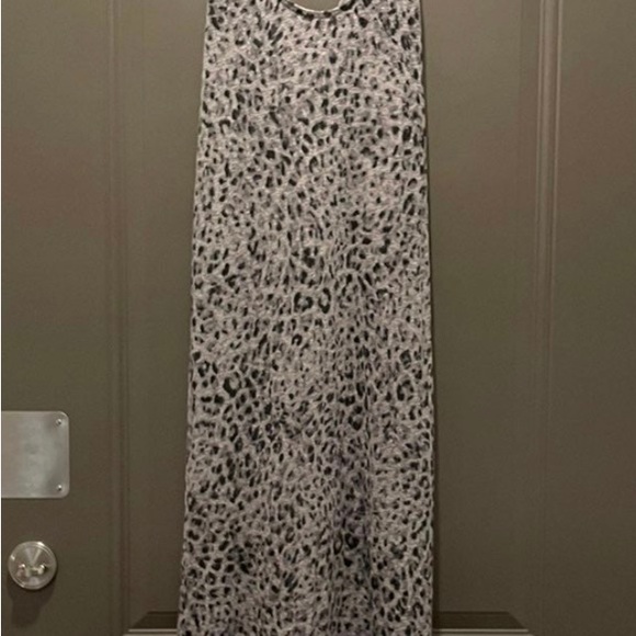 Leopard Maxi Dress Criss Cross back - Picture 3 of 4